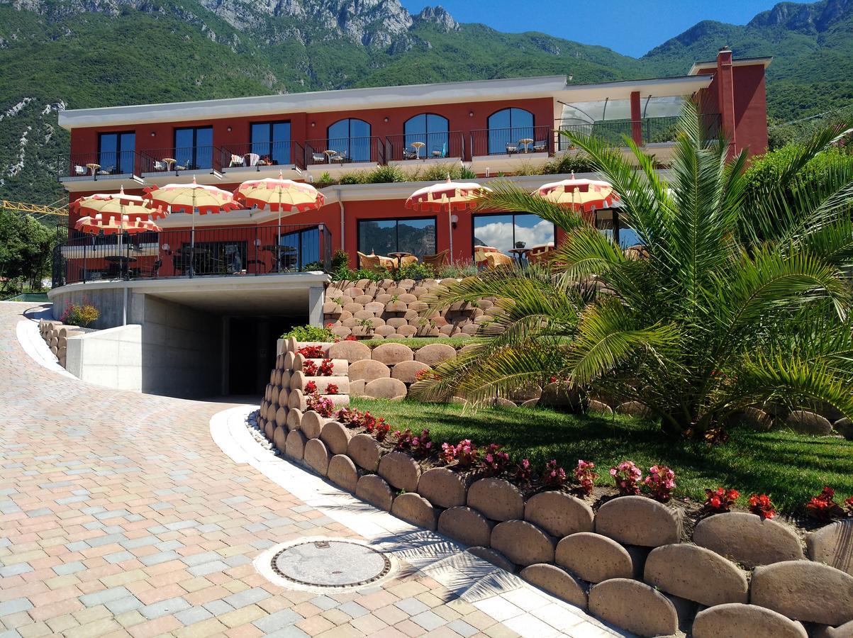 Hotel Oasi Beach Malcesine Dış mekan fotoğraf